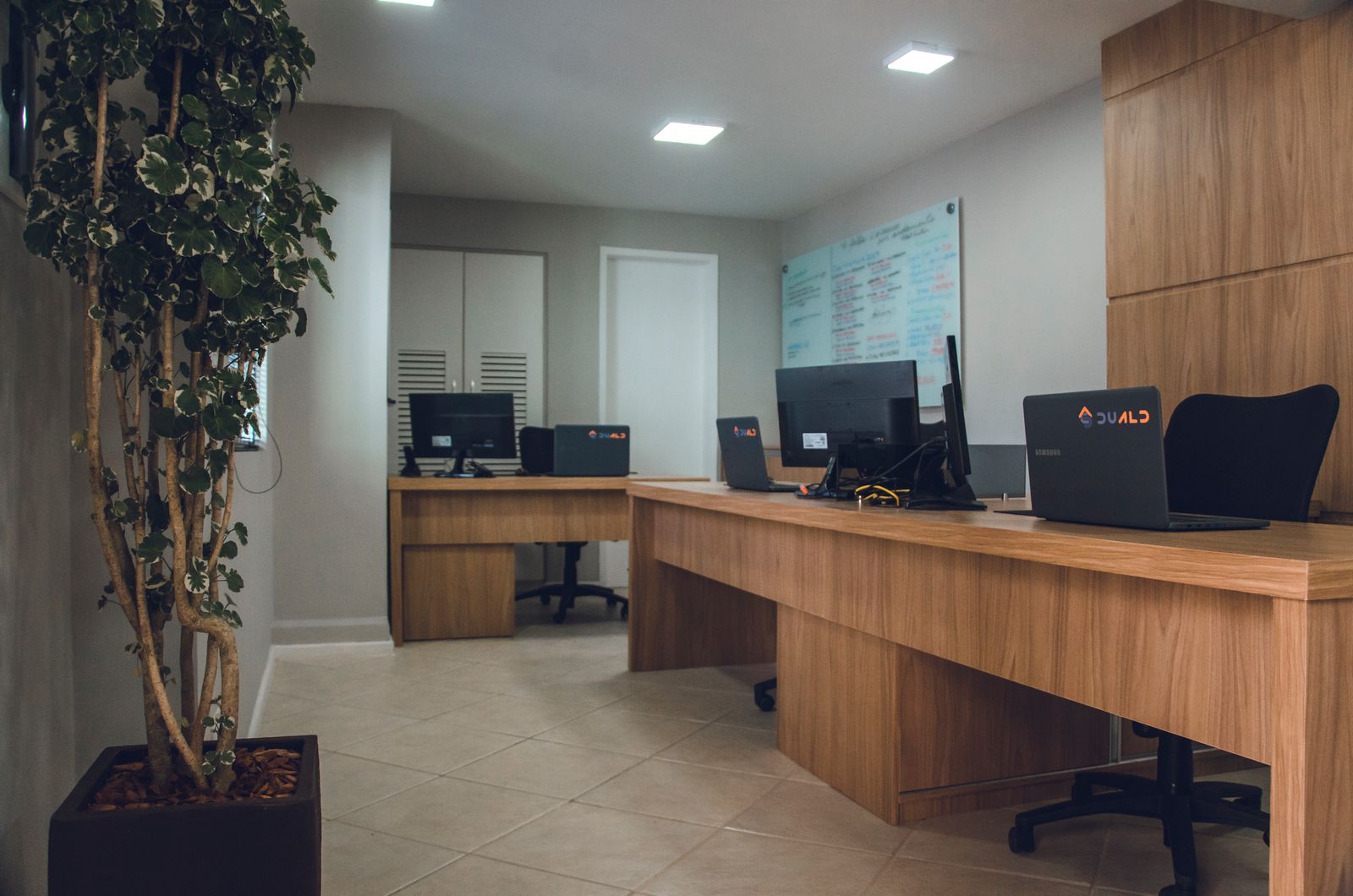 Modern technology-enabled office workspace